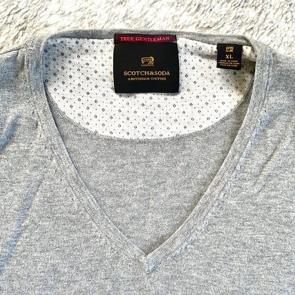 🖇️ Scotch & Soda V-neck sweater | Size XL - Picture 2 of 3